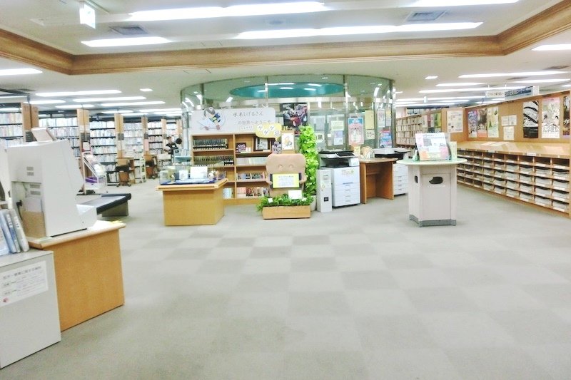 調布市立中央図書館