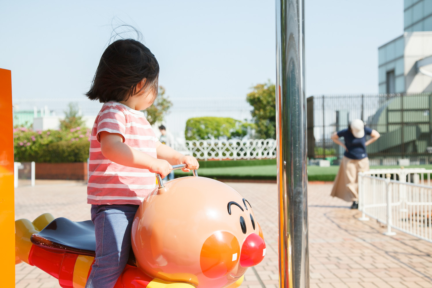 乗り物はどれも100円～300円くらいで乗ることができます。どれも小さな子どもでも安心して乗ることができる乗り物なので、安心して遊ばせてあげられます。