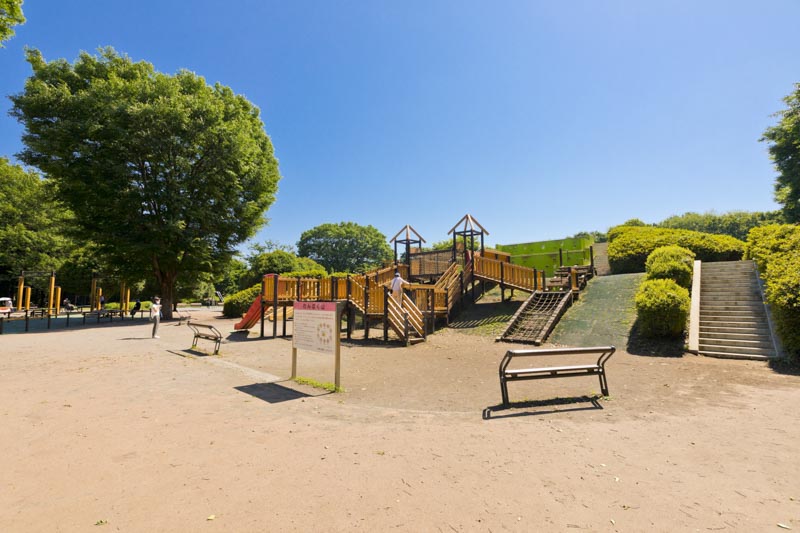 子どもがのびのび遊べるスペースもある「小金井公園」