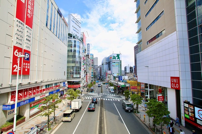 大規模ショッピング施設が集まる「新宿」駅周辺
