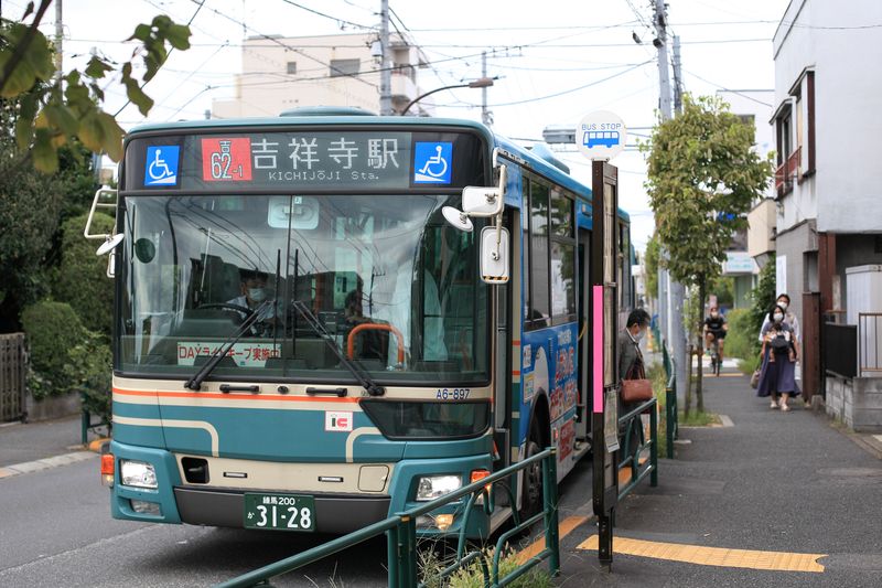 バス停「東京三育小学校入口」